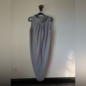 Grey summer Zara dress. It looks amazing on. Very elegant
